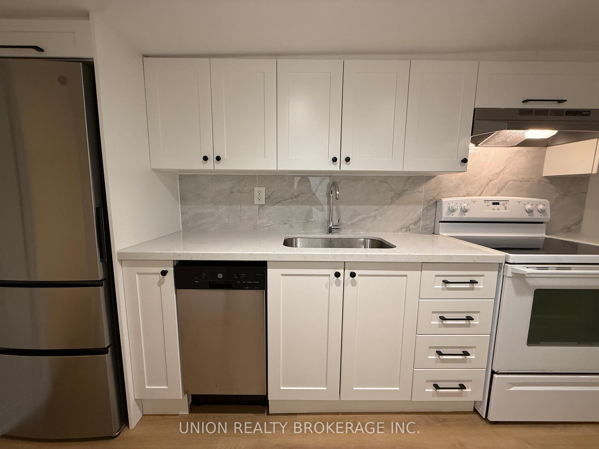 Photo 3 of Unit Lower, 244 Lee Avenue, Toronto, The Beaches — HOMEH