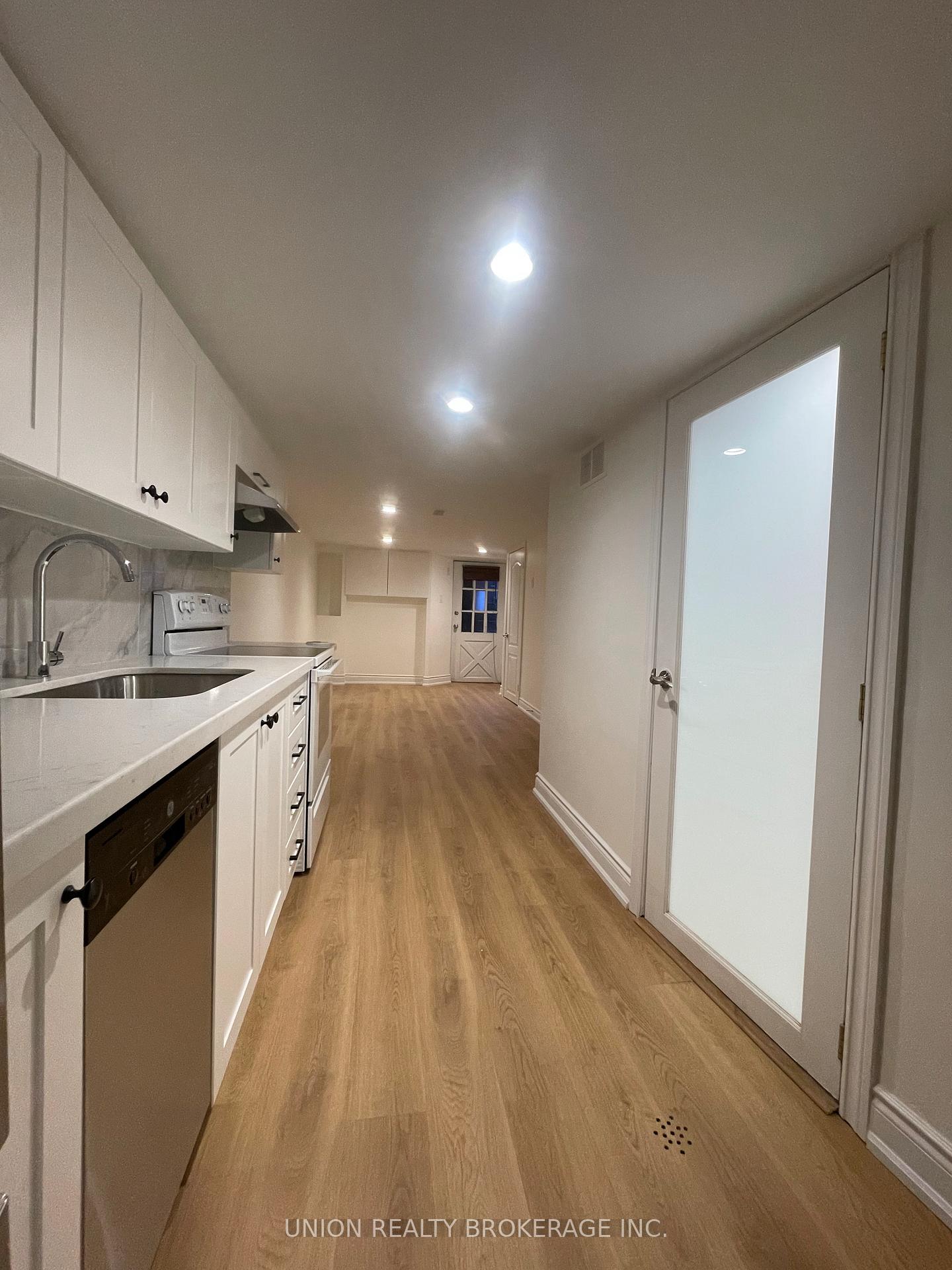 Photo 5 of Unit Lower, 244 Lee Avenue, Toronto, The Beaches — HOMEH