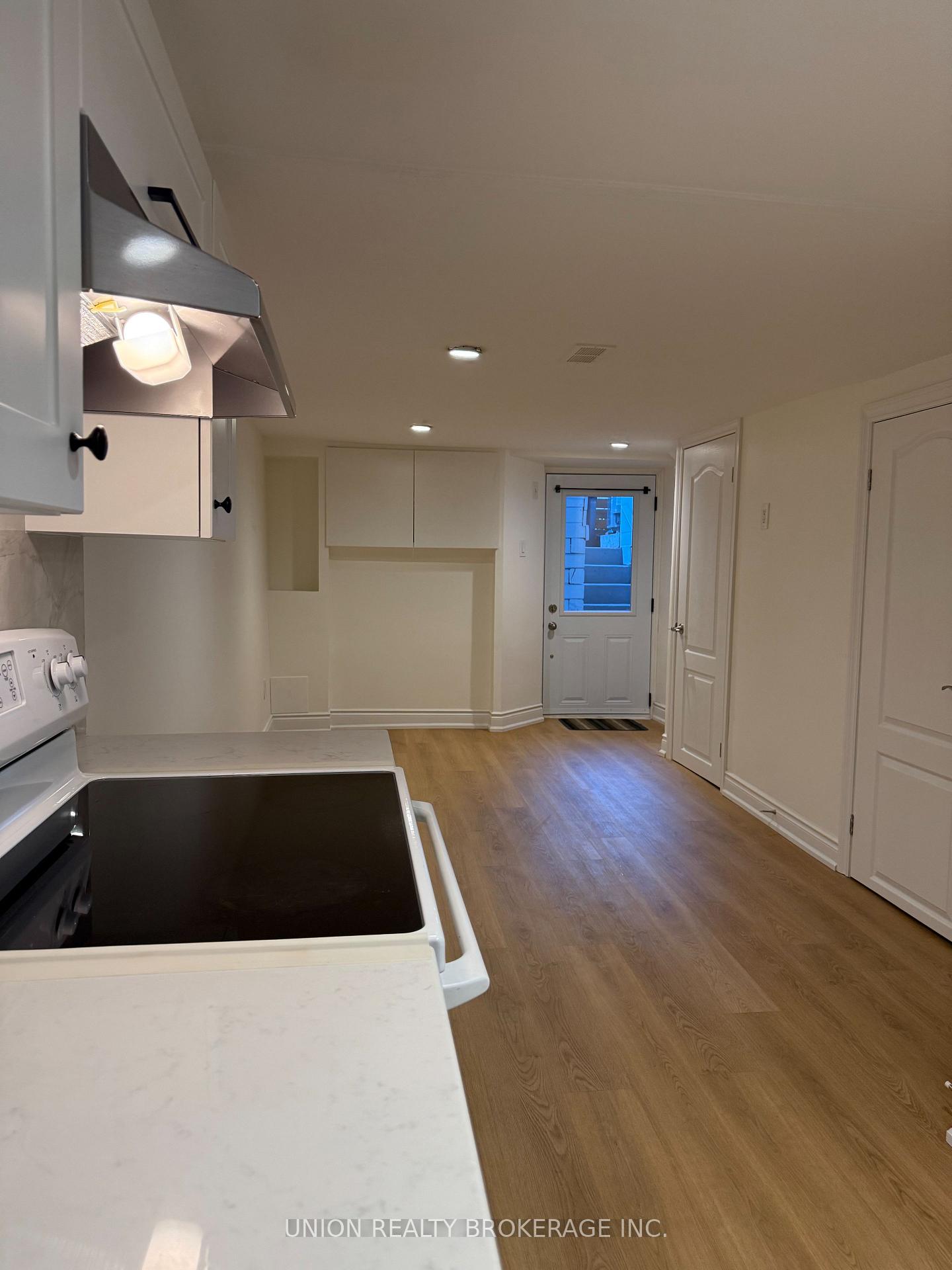 Photo 8 of Unit Lower, 244 Lee Avenue, Toronto, The Beaches — HOMEH