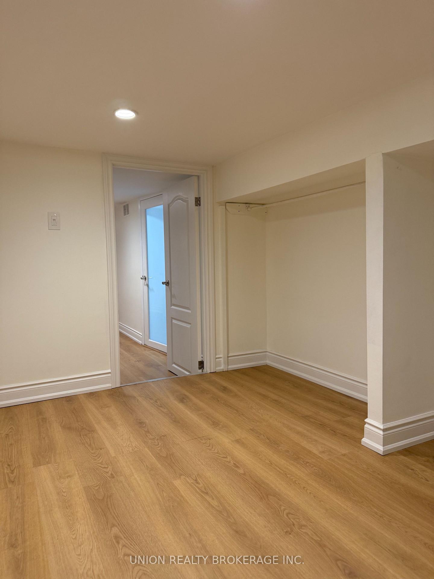 Photo 10 of Unit Lower, 244 Lee Avenue, Toronto, The Beaches — HOMEH