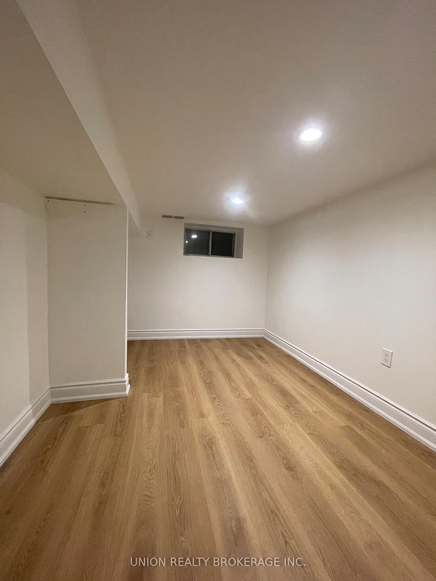 Photo 11 of Unit Lower, 244 Lee Avenue, Toronto, The Beaches — HOMEH