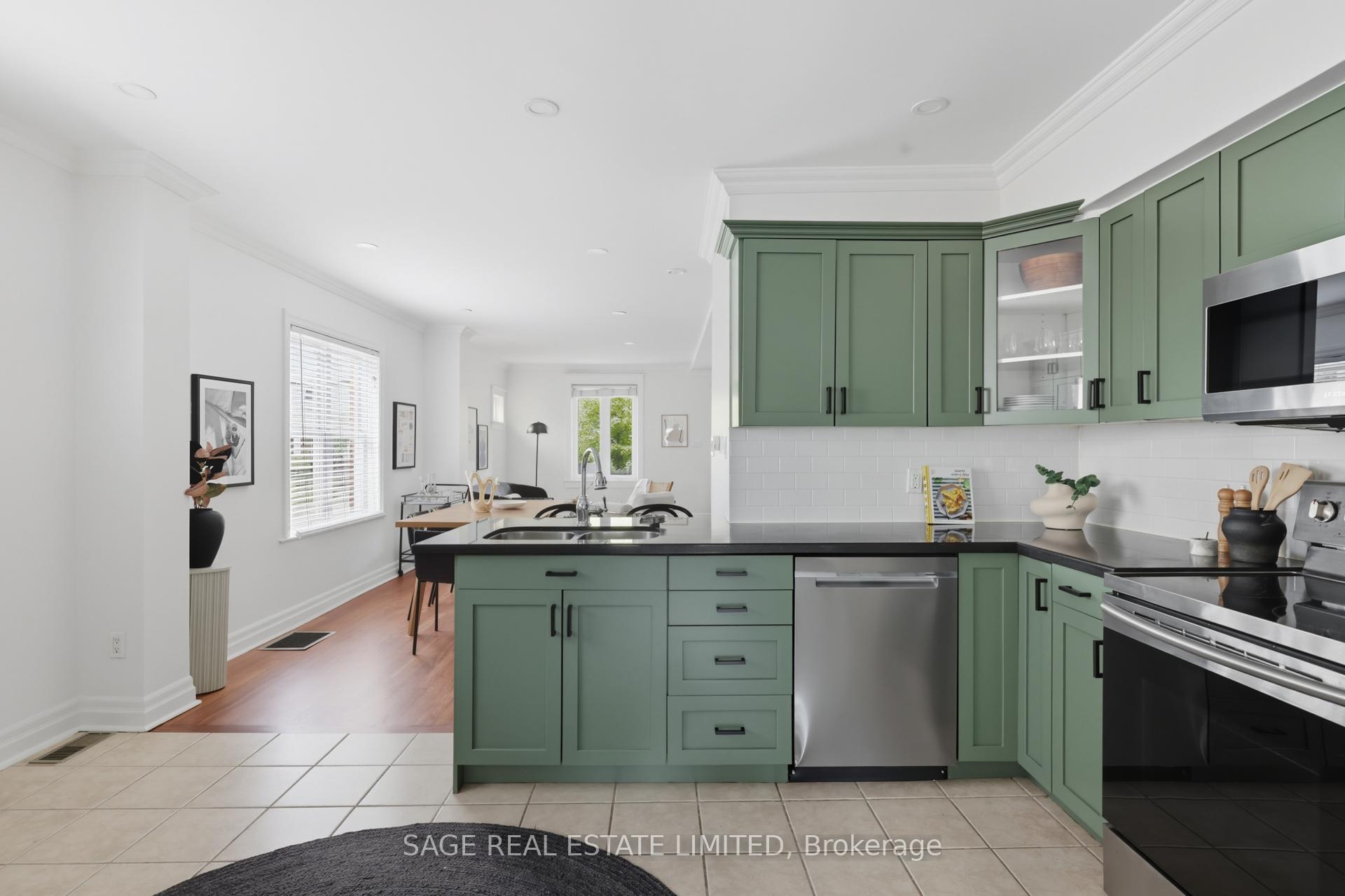 Photo 12 of 2021 Gerrard Street E, Toronto, East End-Danforth — HOMEH