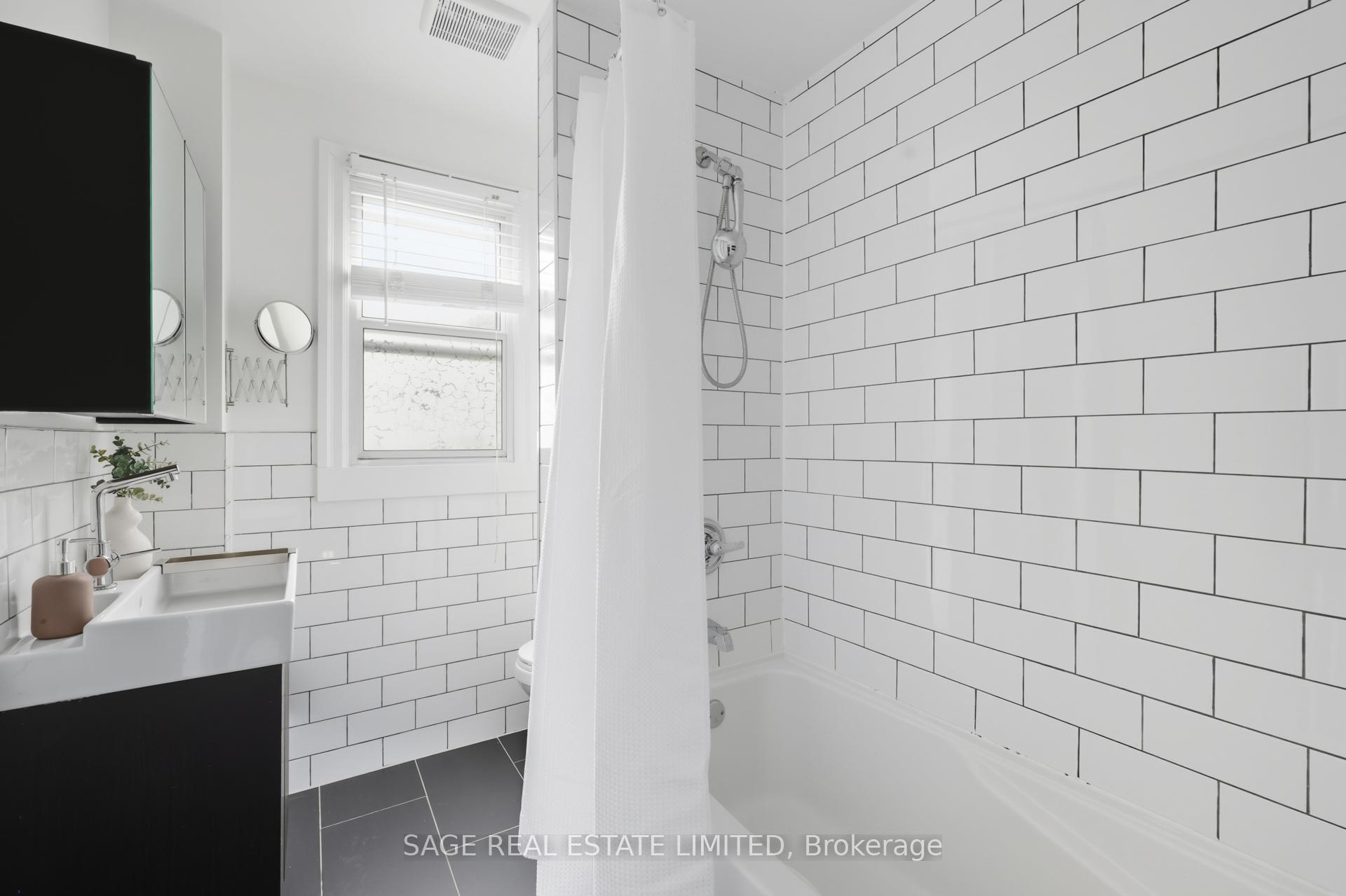 Photo 17 of 2021 Gerrard Street E, Toronto, East End-Danforth — HOMEH