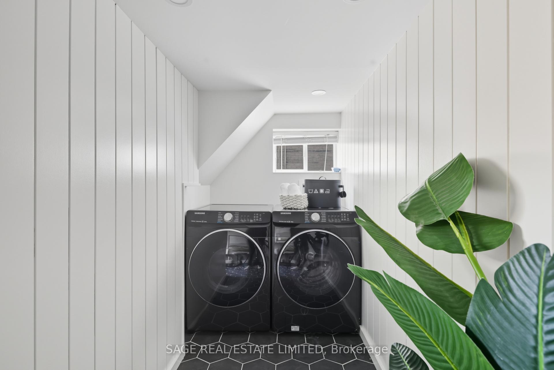 Photo 25 of 2021 Gerrard Street E, Toronto, East End-Danforth — HOMEH