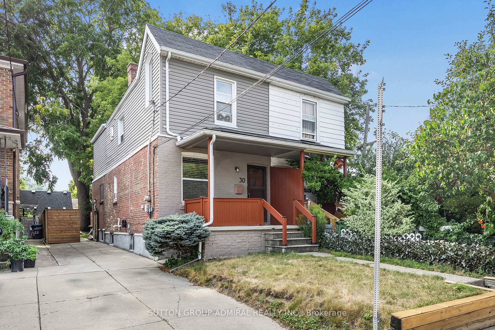 Photo 2 of 30 Everett Crescent, Toronto, Woodbine-Lumsden — HOMEH