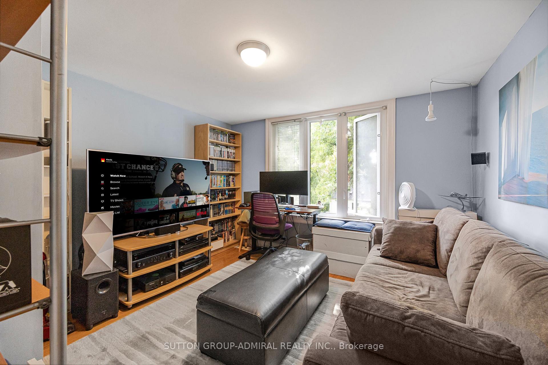Photo 11 of 30 Everett Crescent, Toronto, Woodbine-Lumsden — HOMEH