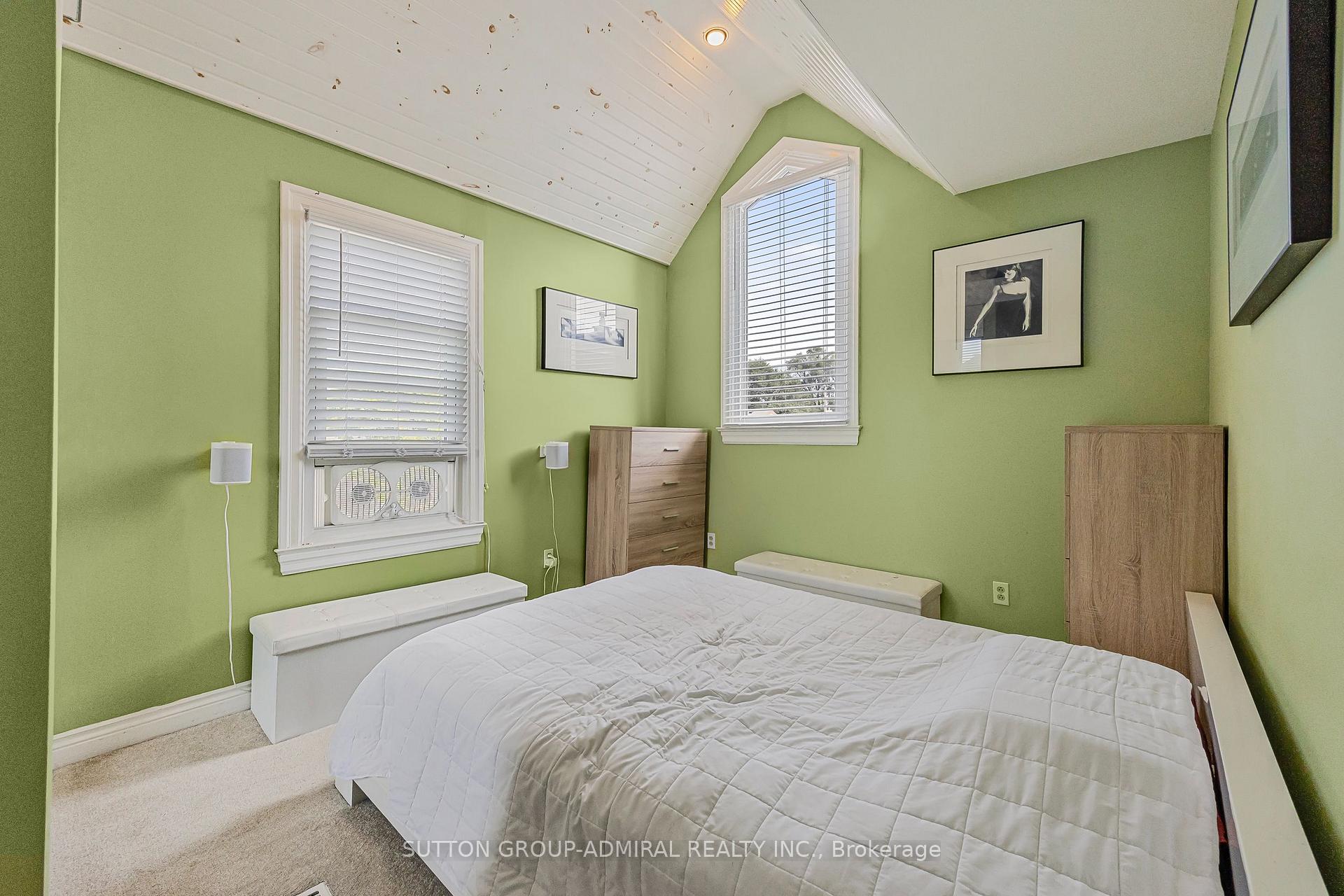 Photo 13 of 30 Everett Crescent, Toronto, Woodbine-Lumsden — HOMEH