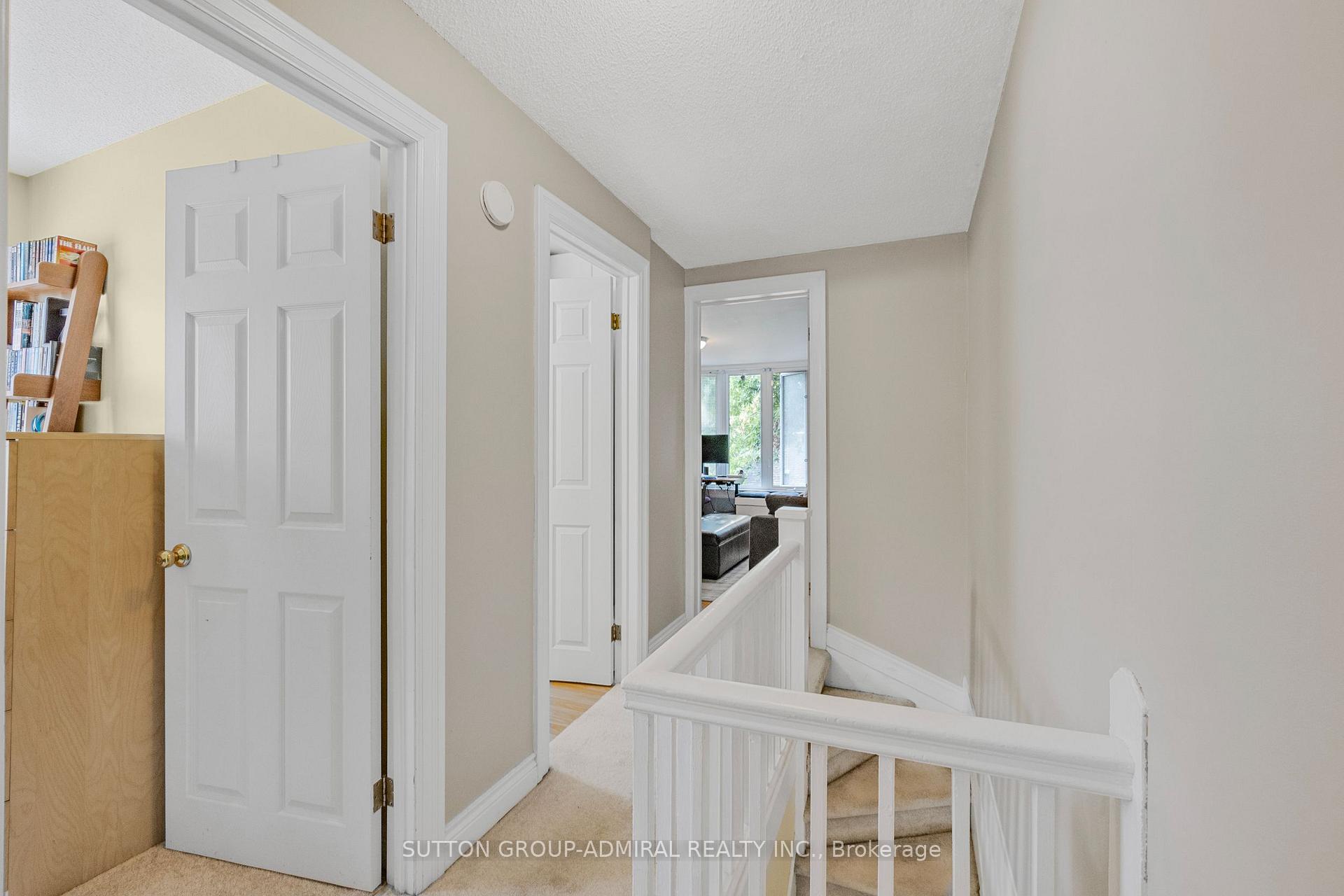 Photo 14 of 30 Everett Crescent, Toronto, Woodbine-Lumsden — HOMEH
