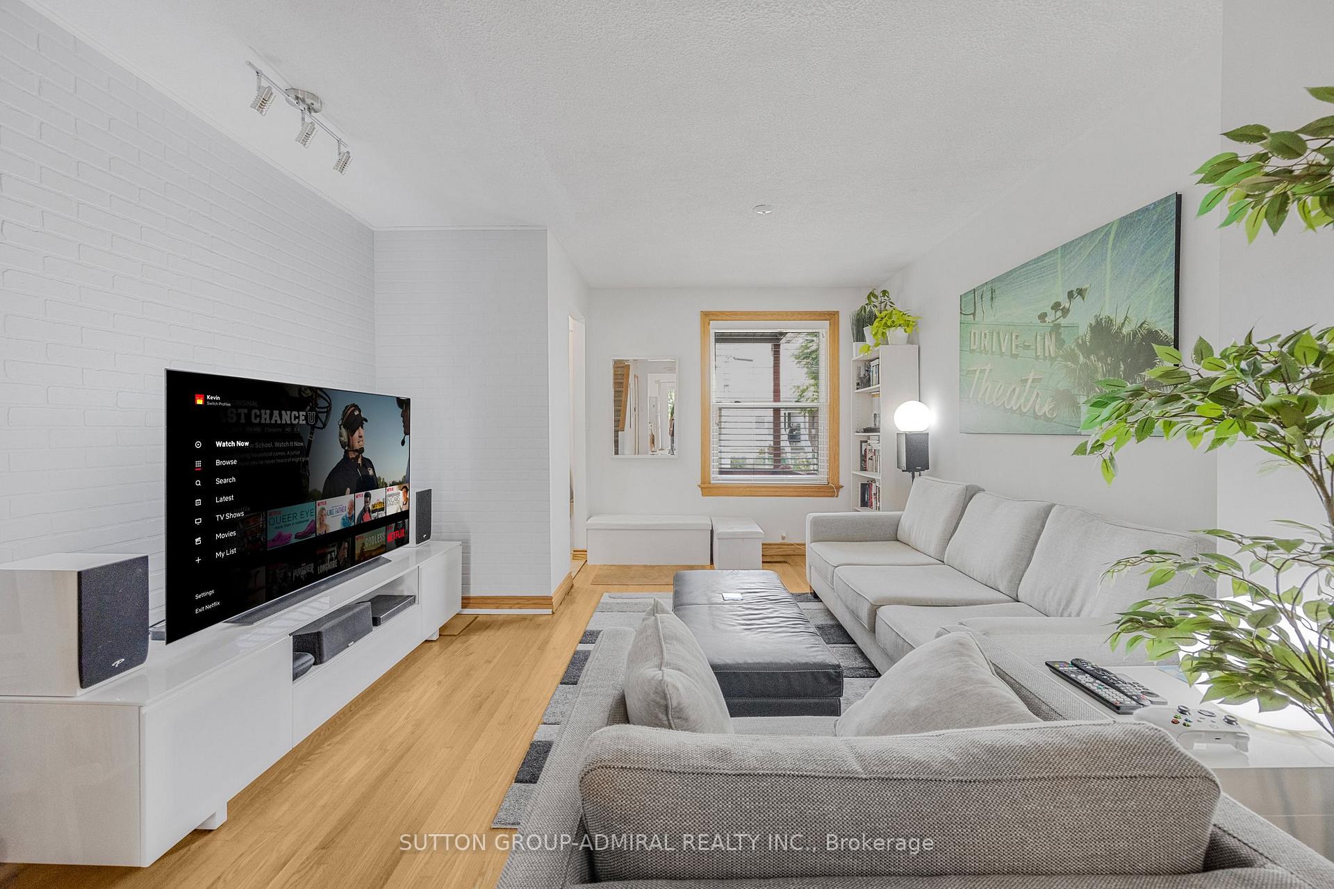 Photo 17 of 30 Everett Crescent, Toronto, Woodbine-Lumsden — HOMEH