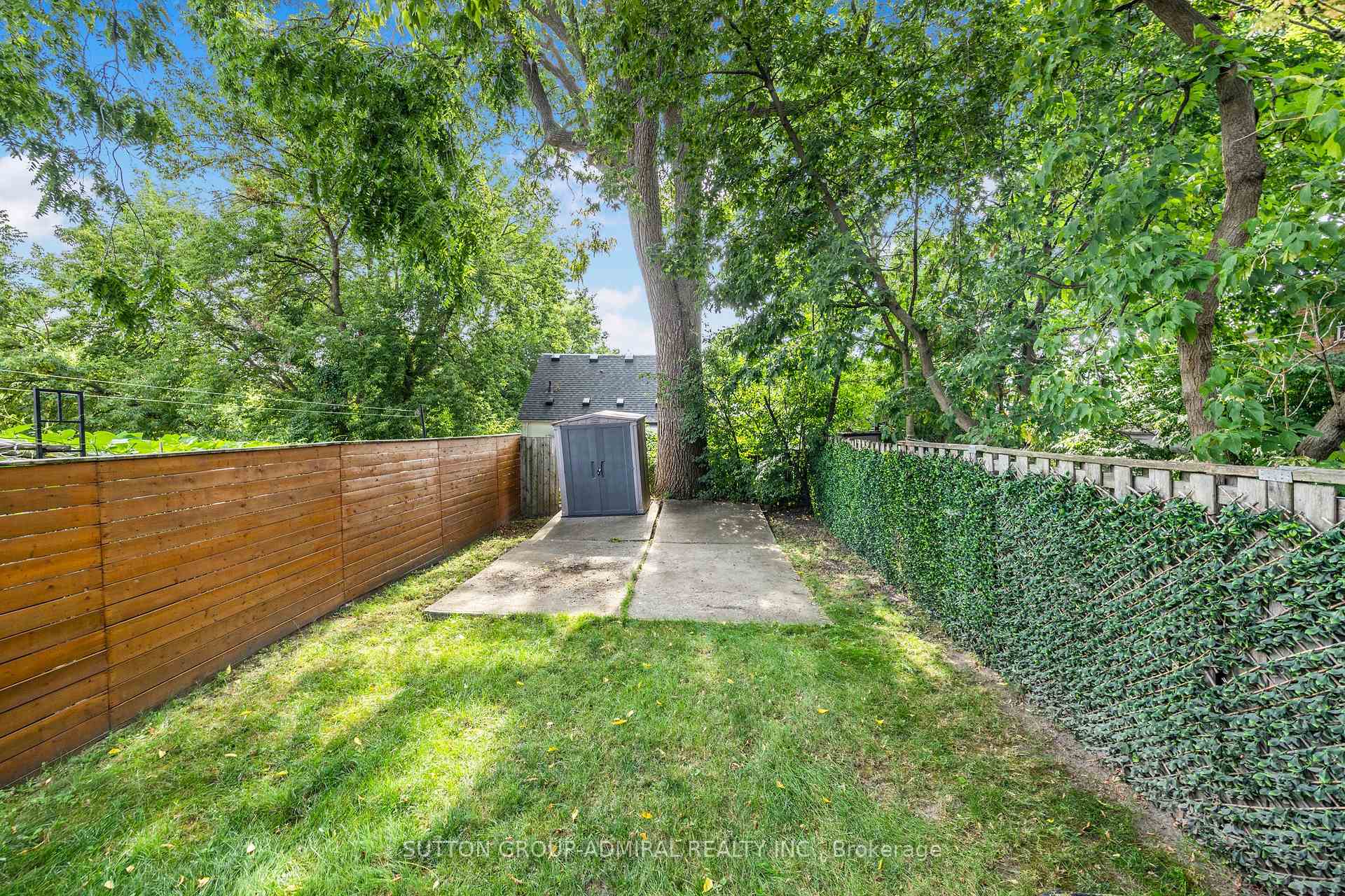 Photo 23 of 30 Everett Crescent, Toronto, Woodbine-Lumsden — HOMEH