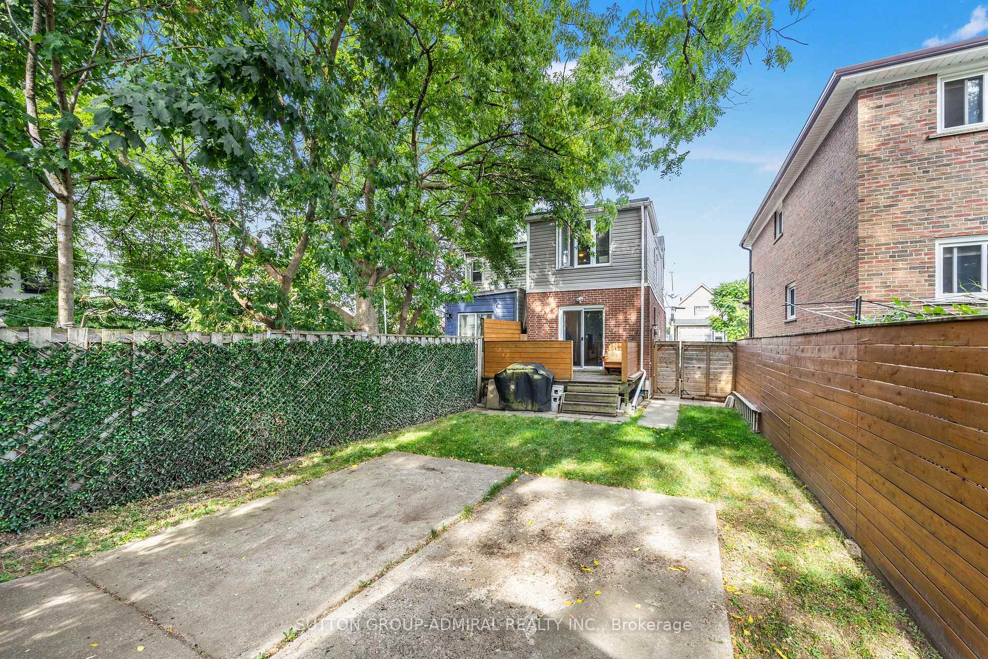 Photo 24 of 30 Everett Crescent, Toronto, Woodbine-Lumsden — HOMEH