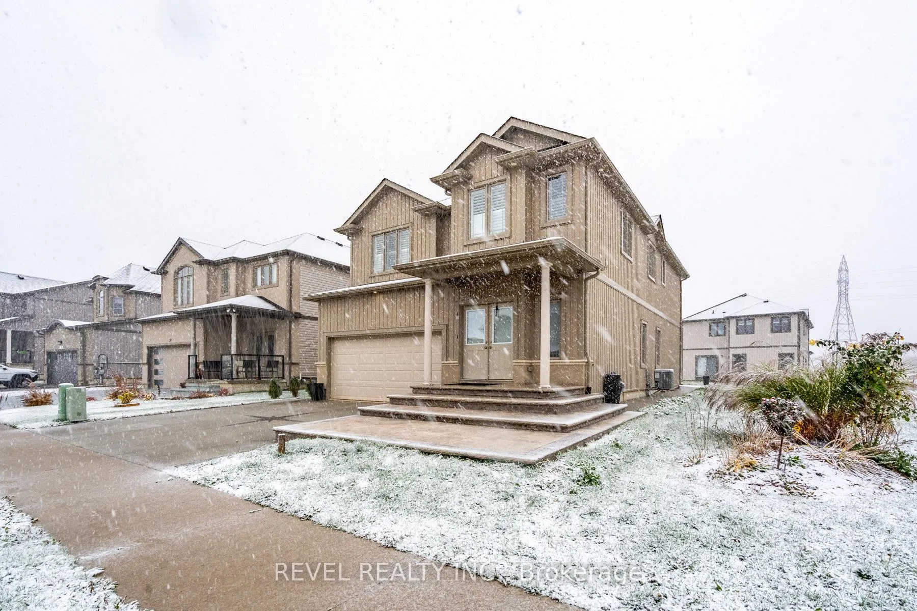 Photo 2 of 32 Barker Parkway, Thorold, Rolling Meadows — HOMEH
