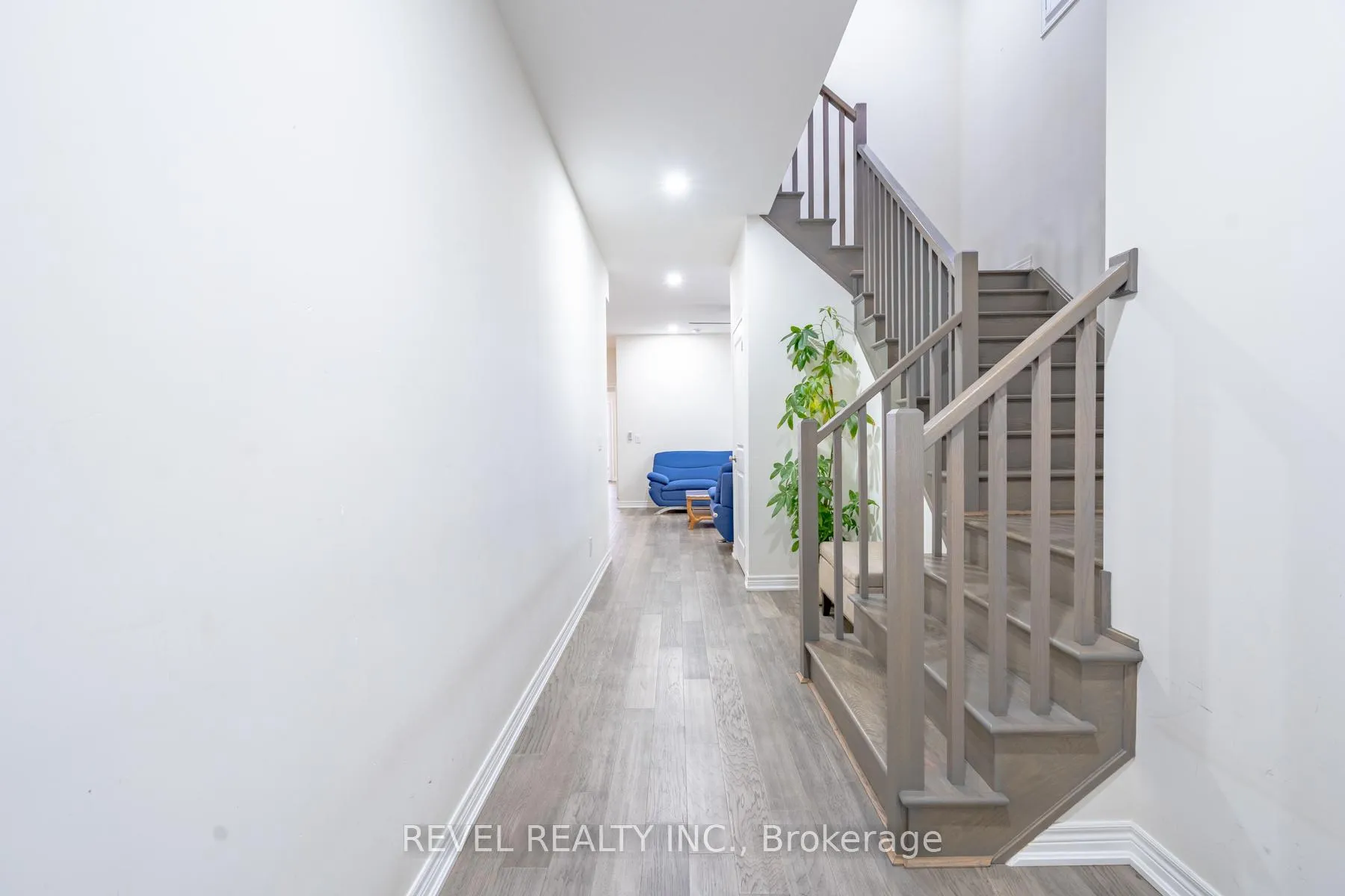 Photo 3 of 32 Barker Parkway, Thorold, Rolling Meadows — HOMEH