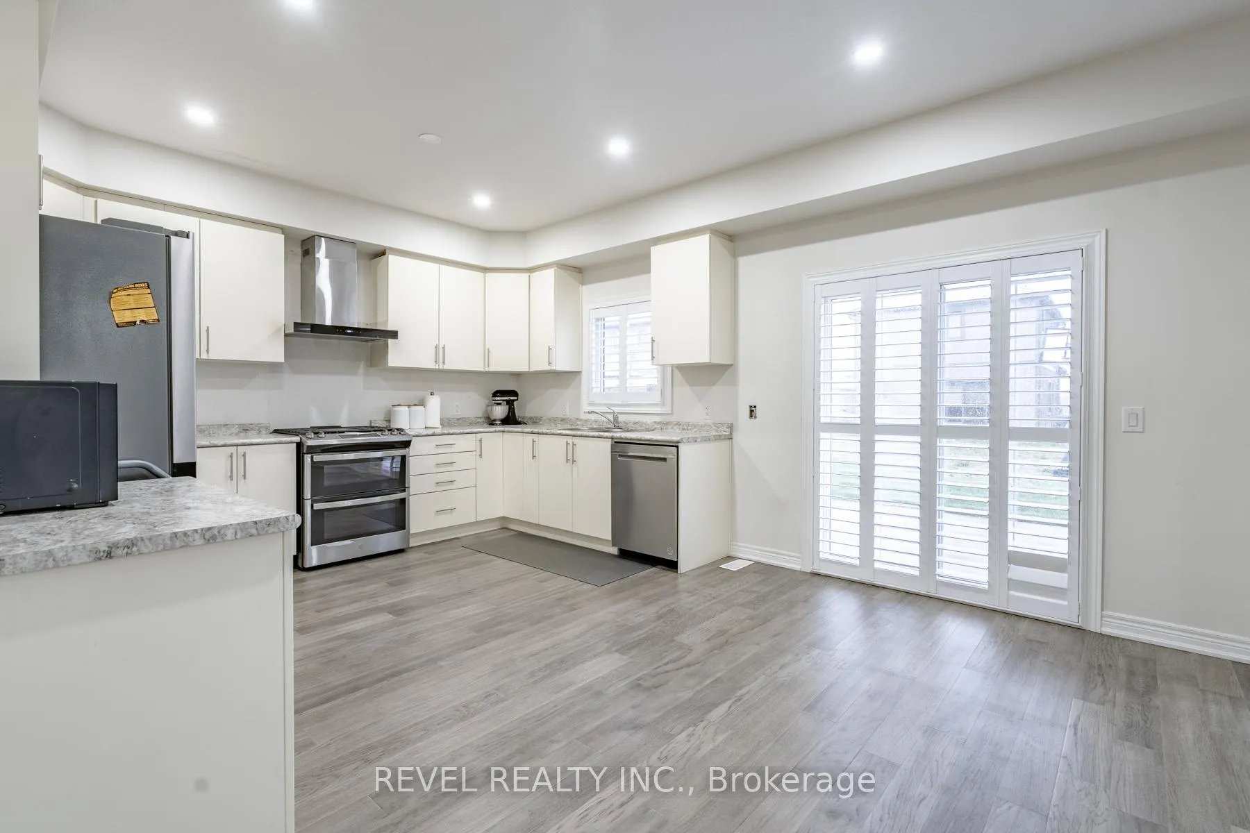 Photo 11 of 32 Barker Parkway, Thorold, Rolling Meadows — HOMEH
