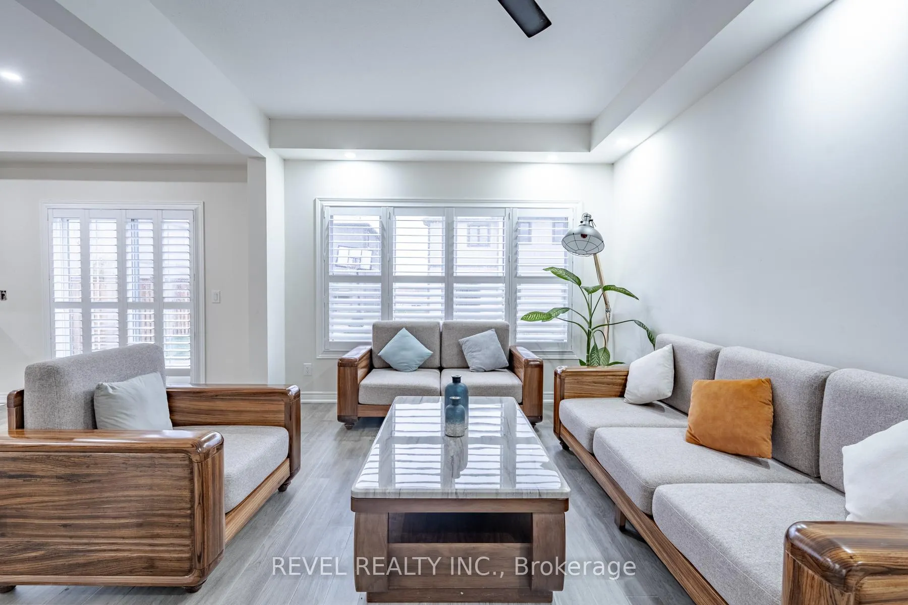 Photo 16 of 32 Barker Parkway, Thorold, Rolling Meadows — HOMEH