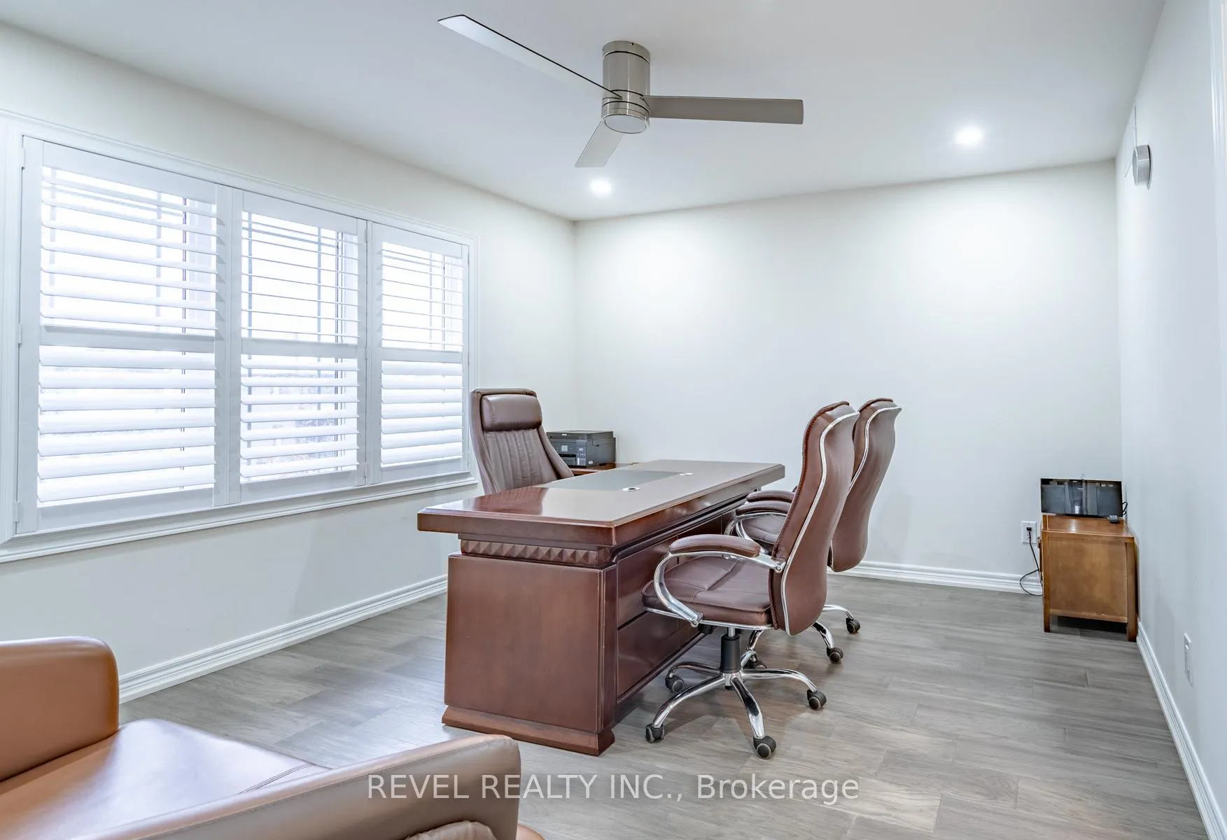 Photo 22 of 32 Barker Parkway, Thorold, Rolling Meadows — HOMEH