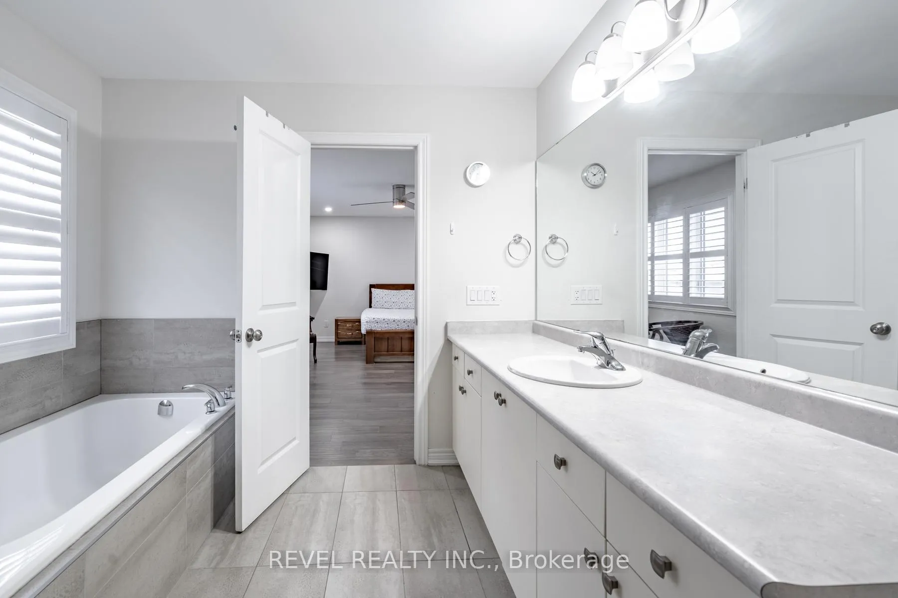 Photo 41 of 32 Barker Parkway, Thorold, Rolling Meadows — HOMEH