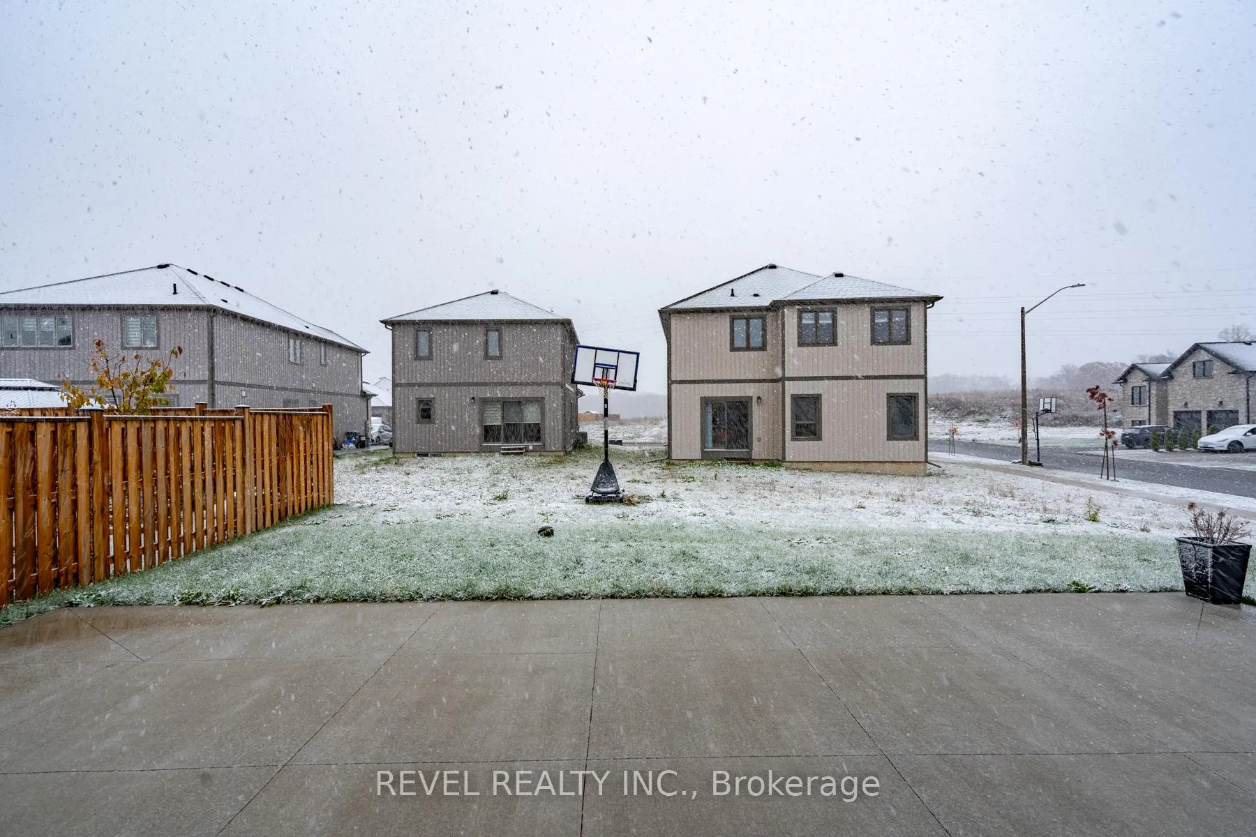 Photo 45 of 32 Barker Parkway, Thorold, Rolling Meadows — HOMEH