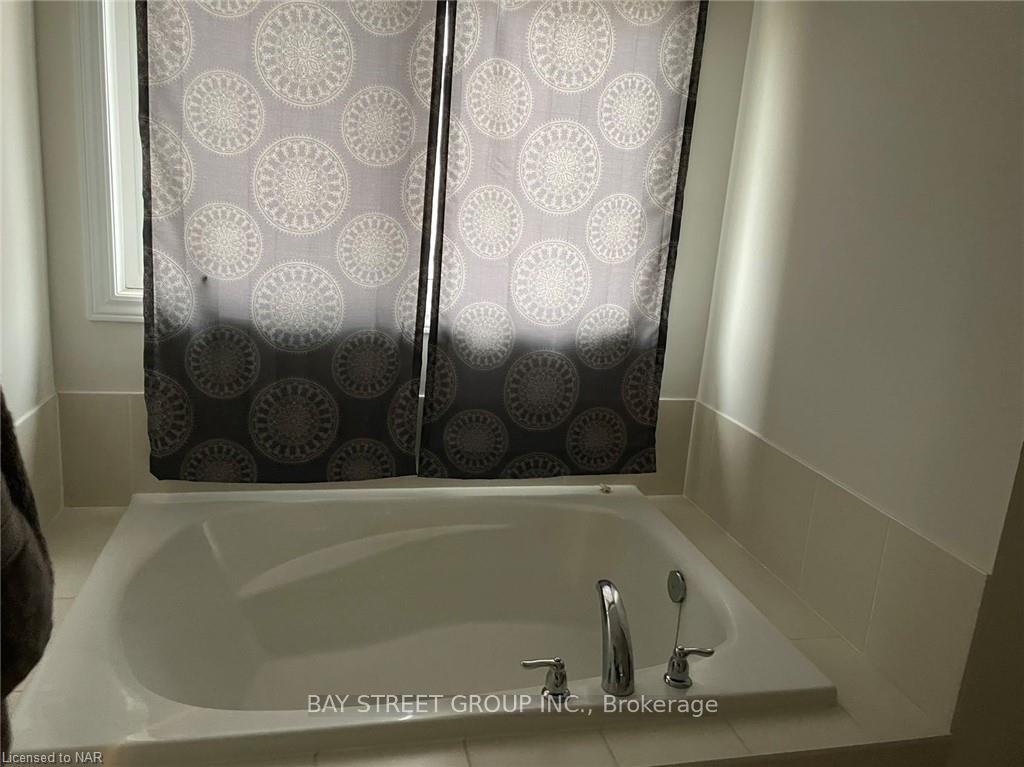 Photo 8 of 11 Palace Street, Thorold, Thorold Downtown — HOMEH