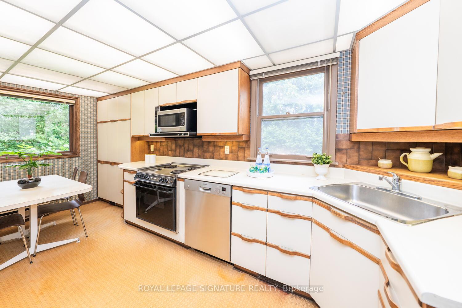 Photo 11 of 60 Tidefall Drive, Scarborough, L'Amoreaux — HOMEH