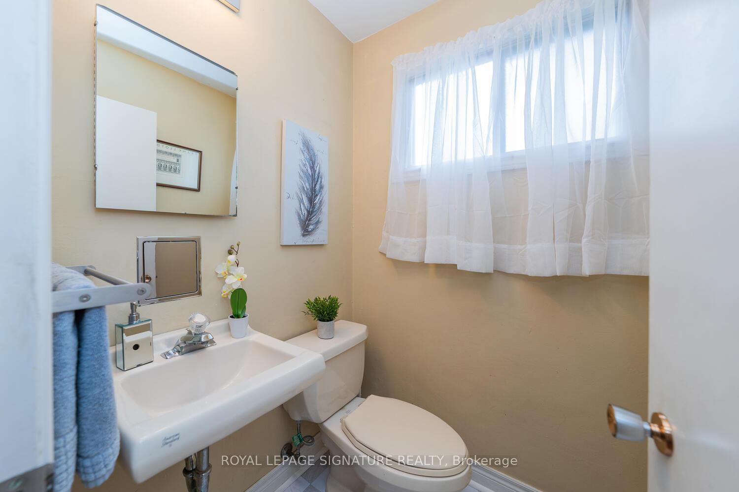 Photo 21 of 60 Tidefall Drive, Scarborough, L'Amoreaux — HOMEH