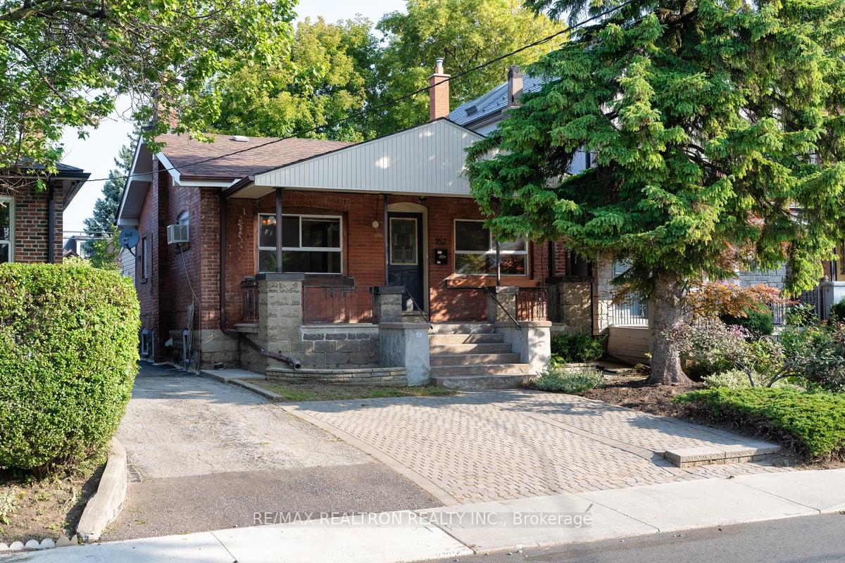 Photo 3 of 152 Gloucester Grove, Toronto, Oakwood Village — HOMEH