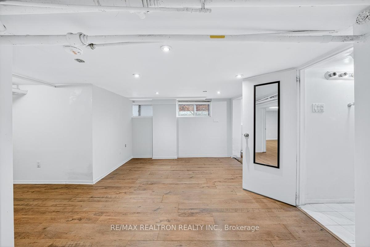 Photo 16 of 152 Gloucester Grove, Toronto, Oakwood Village — HOMEH