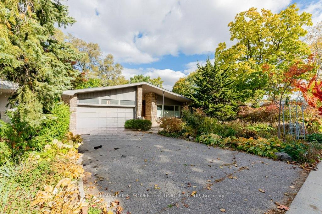 Photo 1 of 86 Prue Avenue, Toronto, Englemount-Lawrence — HOMEH