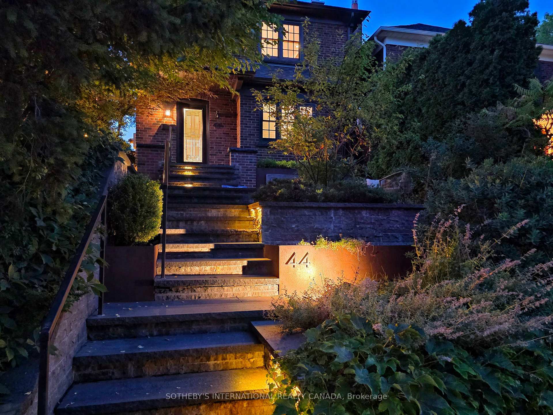 Front of 44 Glen Stewart Avenue