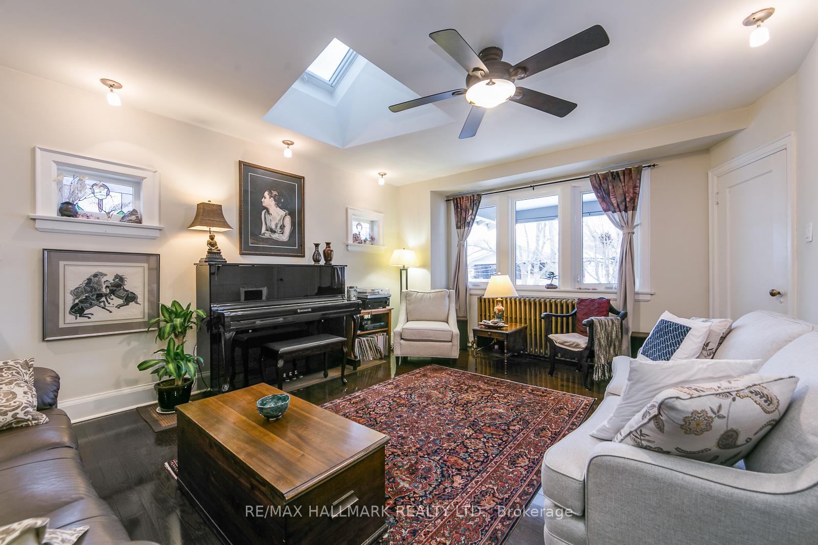 Photo 2 of Unit Upper, 33 Wineva Avenue, Toronto, The Beaches — HOMEH