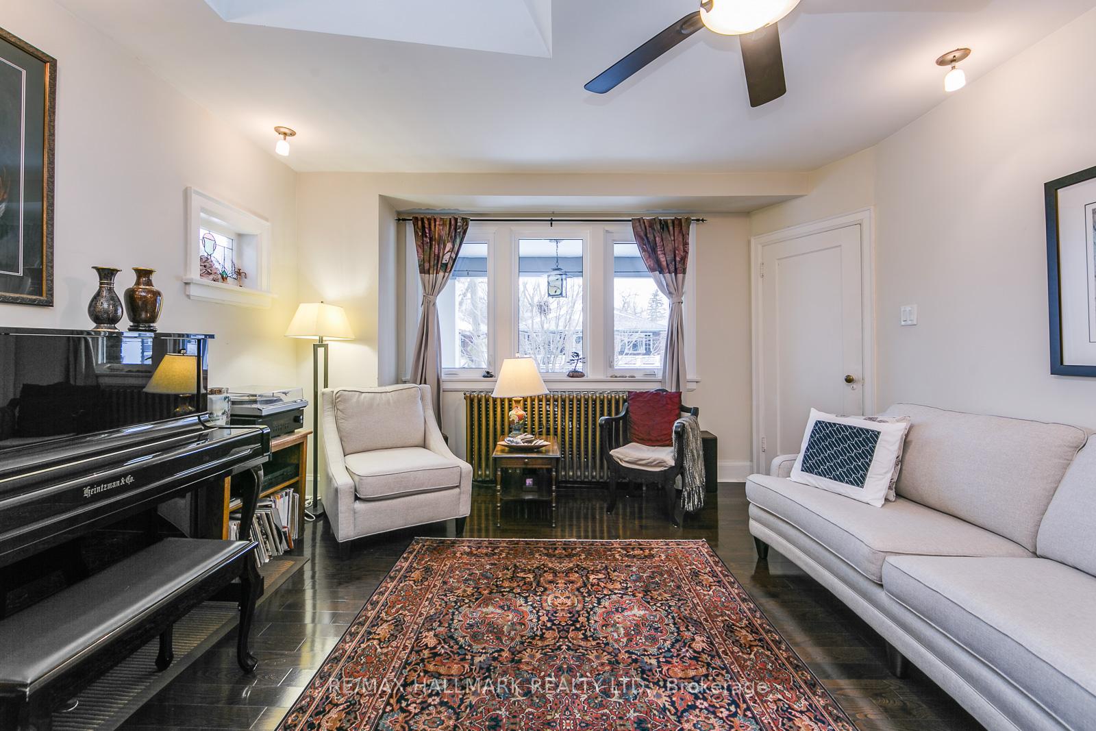 Photo 3 of Unit Upper, 33 Wineva Avenue, Toronto, The Beaches — HOMEH