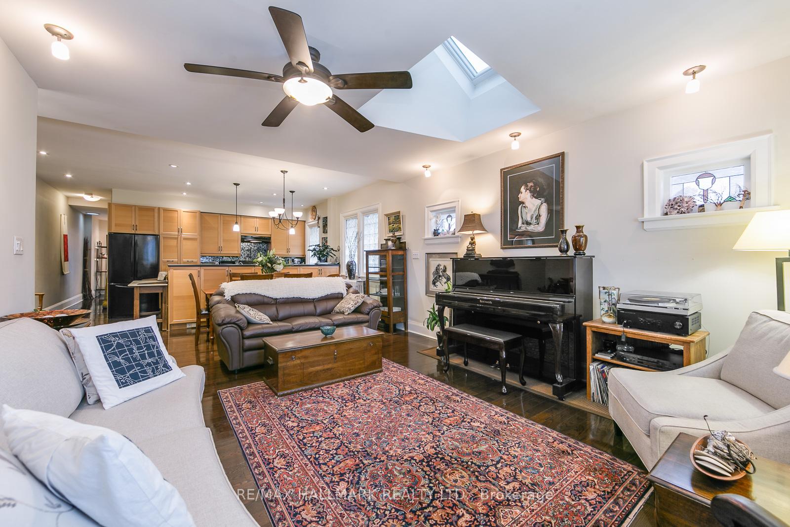 Photo 7 of Unit Upper, 33 Wineva Avenue, Toronto, The Beaches — HOMEH