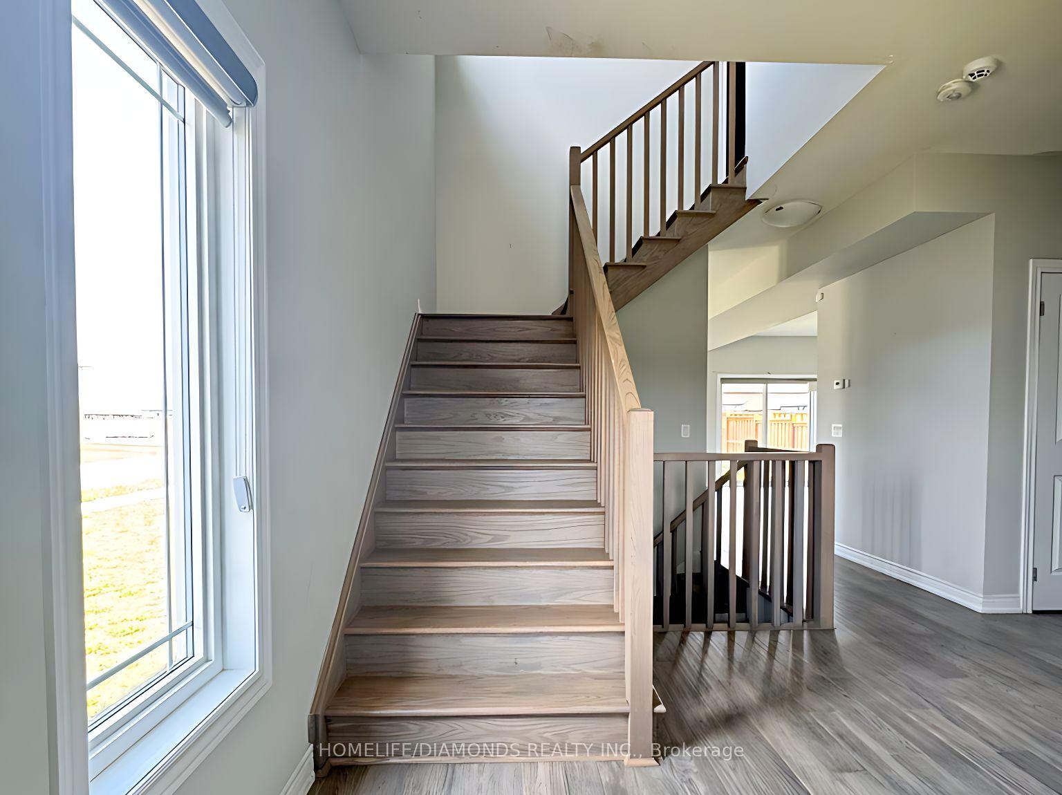 Photo 3 of 20 Barker Parkway, Thorold, Rolling Meadows — HOMEH