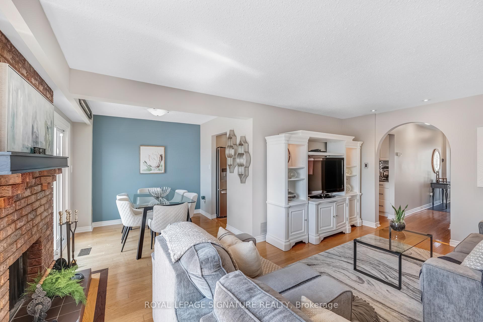 Photo 3 of 66 Springhouse Square, Scarborough, Steeles — HOMEH