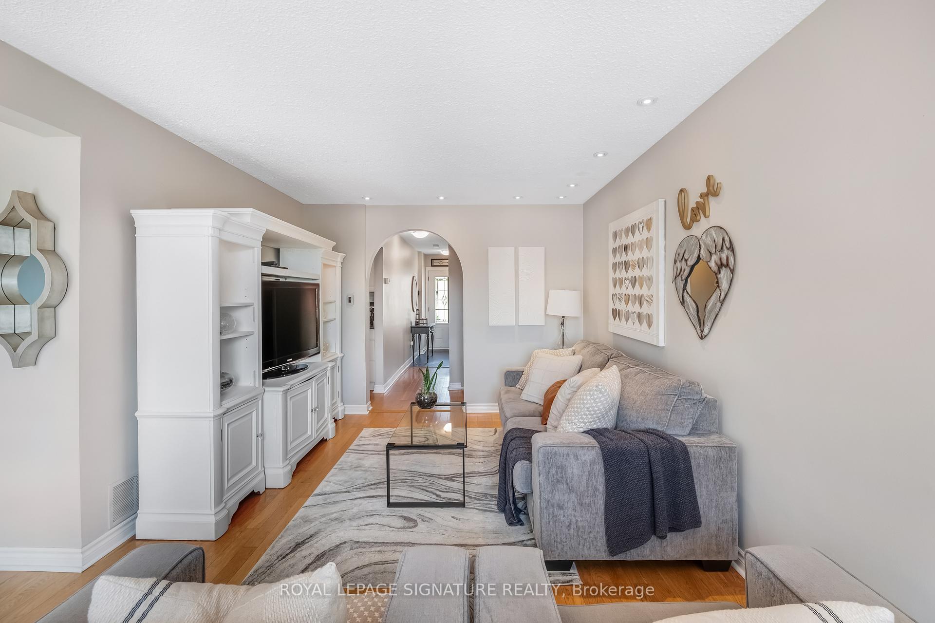 Photo 4 of 66 Springhouse Square, Scarborough, Steeles — HOMEH