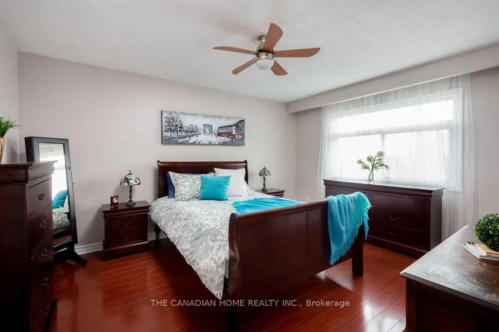 Photo 5 of 17 Claypine Trail, Brampton, Brampton North — HOMEH