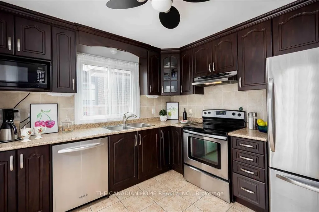 Photo 6 of 17 Claypine Trail, Brampton, Brampton North — HOMEH