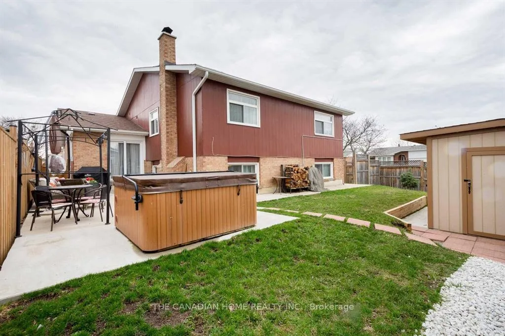 Photo 7 of 17 Claypine Trail, Brampton, Brampton North — HOMEH