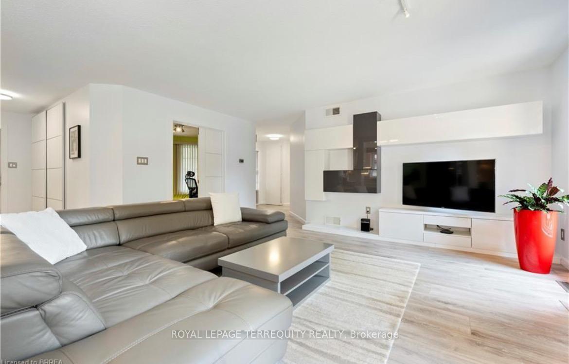 Photo 11 of 57 Parkview Drive, Thames Centre, Dorchester — HOMEH