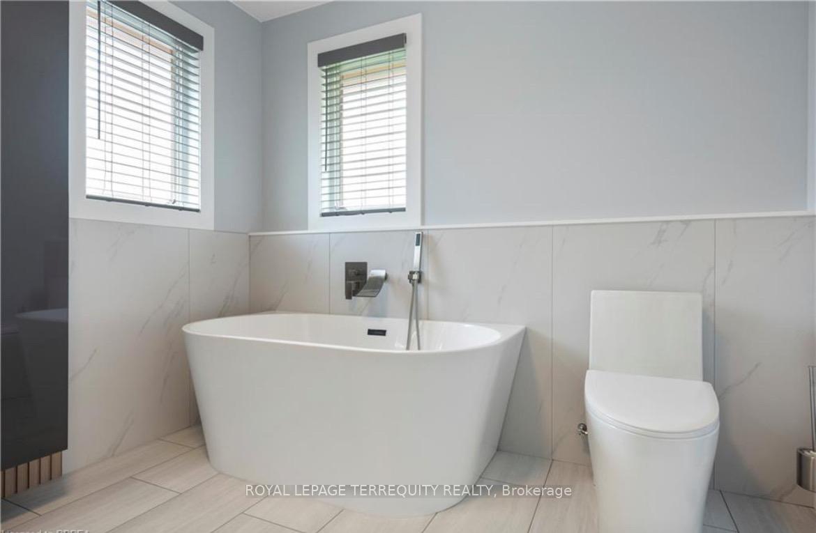 Photo 25 of 57 Parkview Drive, Thames Centre, Dorchester — HOMEH
