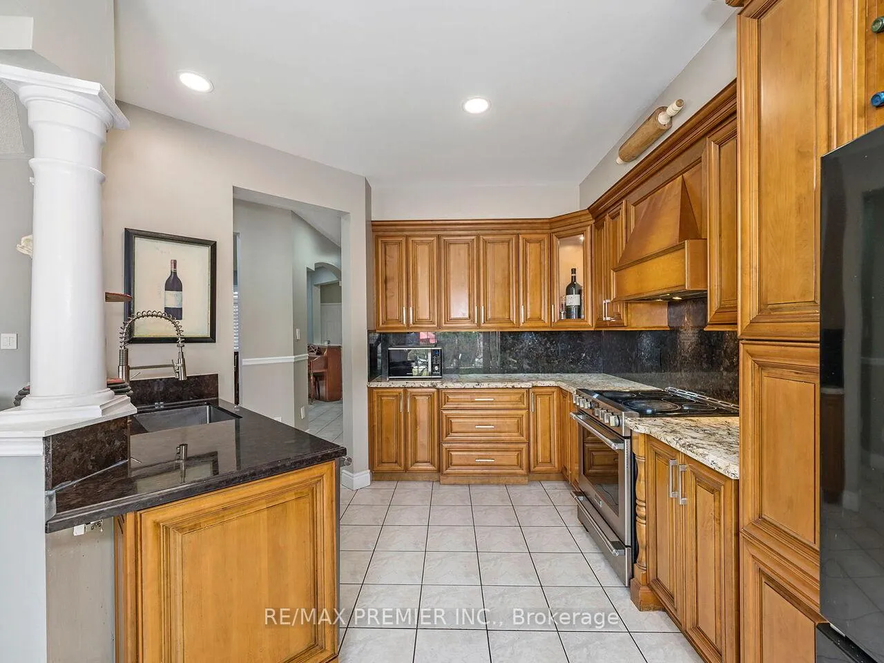 Photo 19 of 19 Medley Court, Vaughan, Maple — HOMEH
