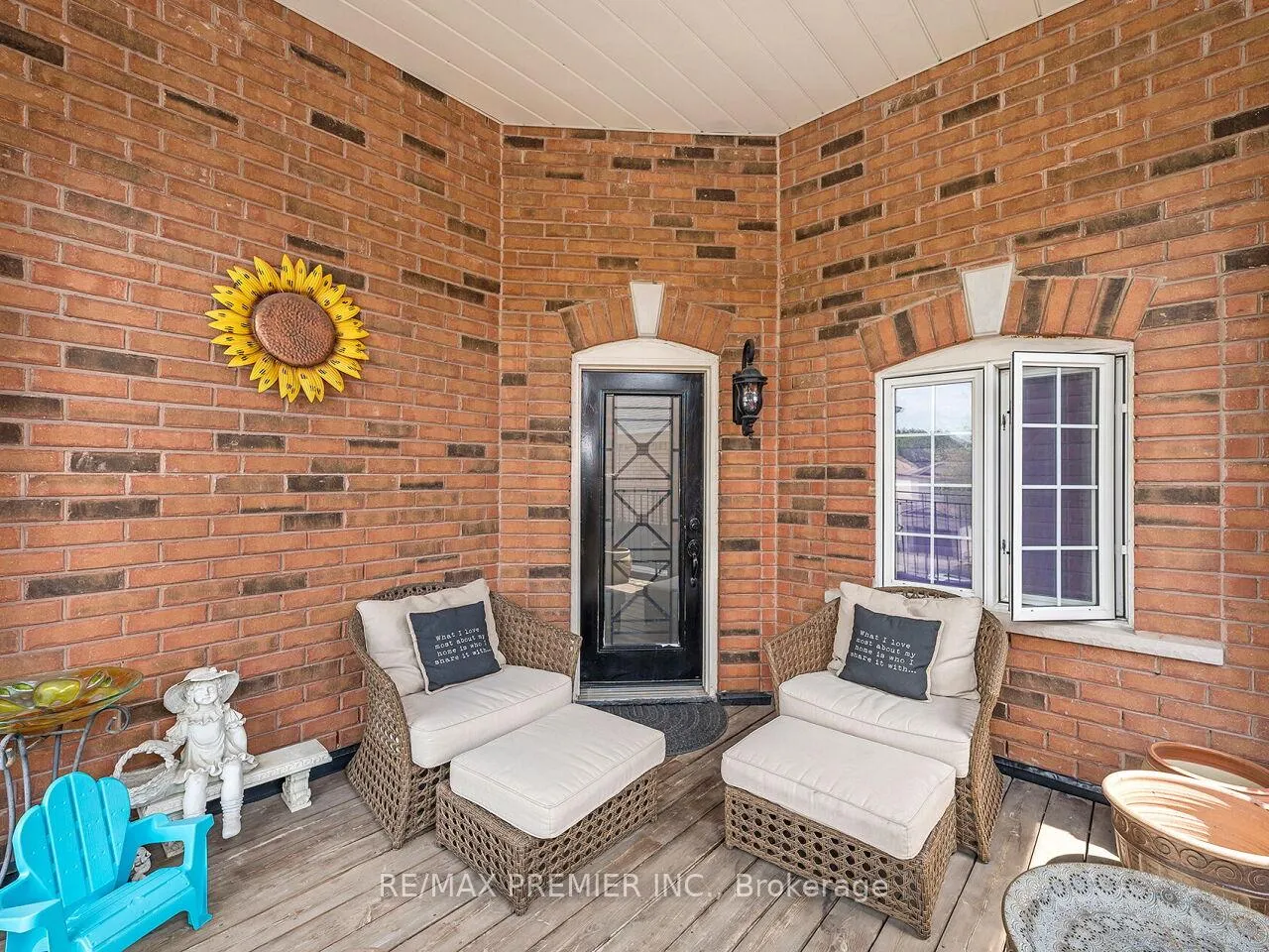 Photo 25 of 19 Medley Court, Vaughan, Maple — HOMEH