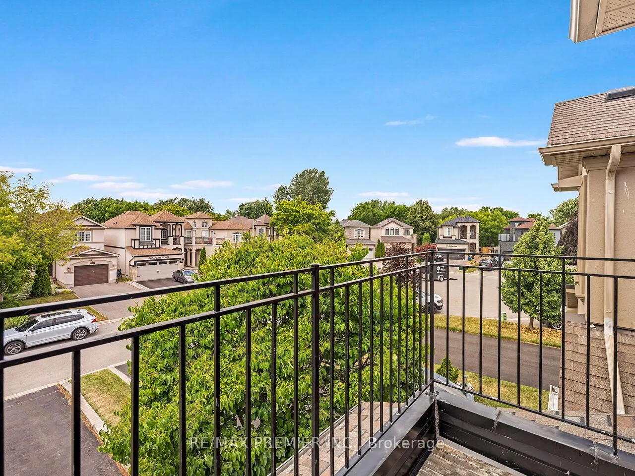 Photo 39 of 19 Medley Court, Vaughan, Maple — HOMEH