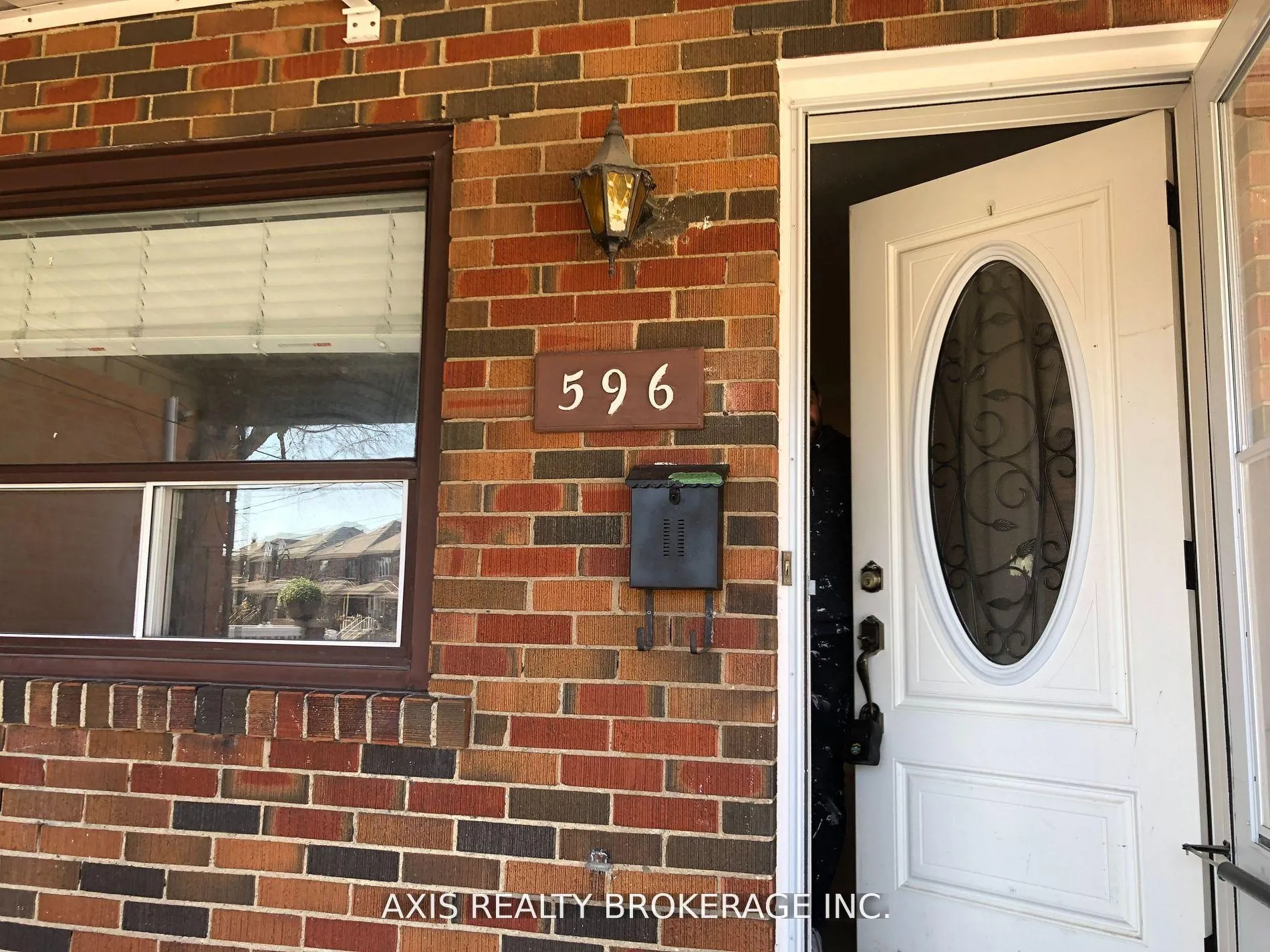 Photo 2 of 596 Glenholme Avenue, Toronto, Oakwood Village — HOMEH