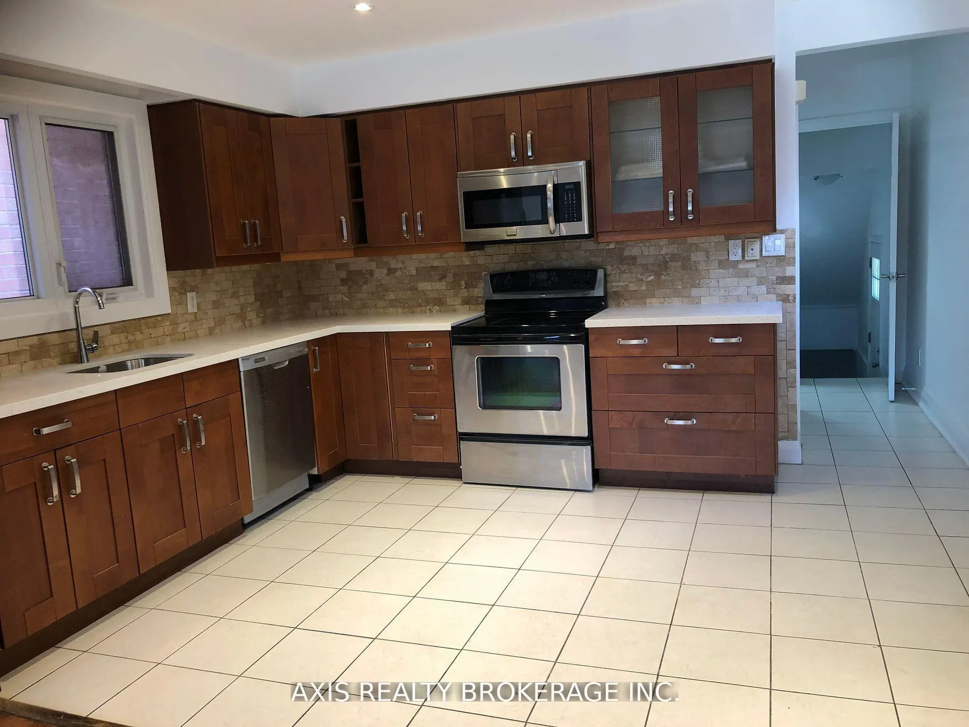 Photo 4 of 596 Glenholme Avenue, Toronto, Oakwood Village — HOMEH