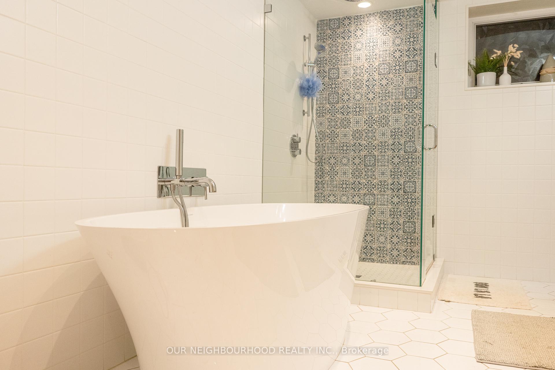 Photo 11 of Unit 3, 36 Glen Manor Drive, Toronto, The Beaches — HOMEH