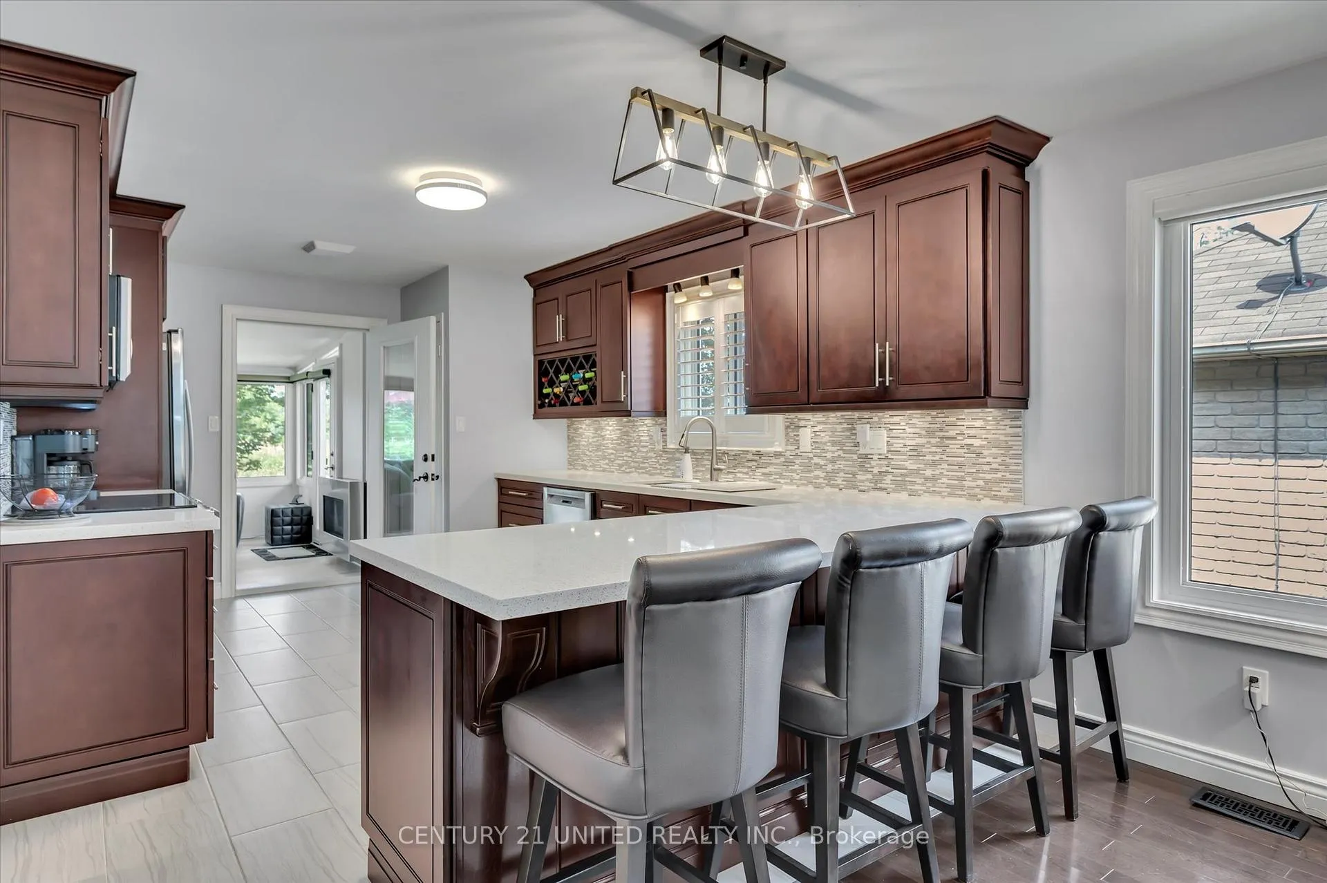 Photo 3 of 3033 Westridge Boulevard, Peterborough, Monaghan Ward 2 — HOMEH