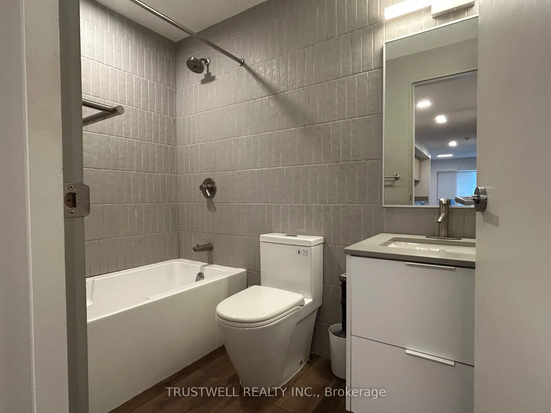 Photo 4 of Unit 201, 377 Broadview Avenue, Toronto, North Riverdale — HOMEH