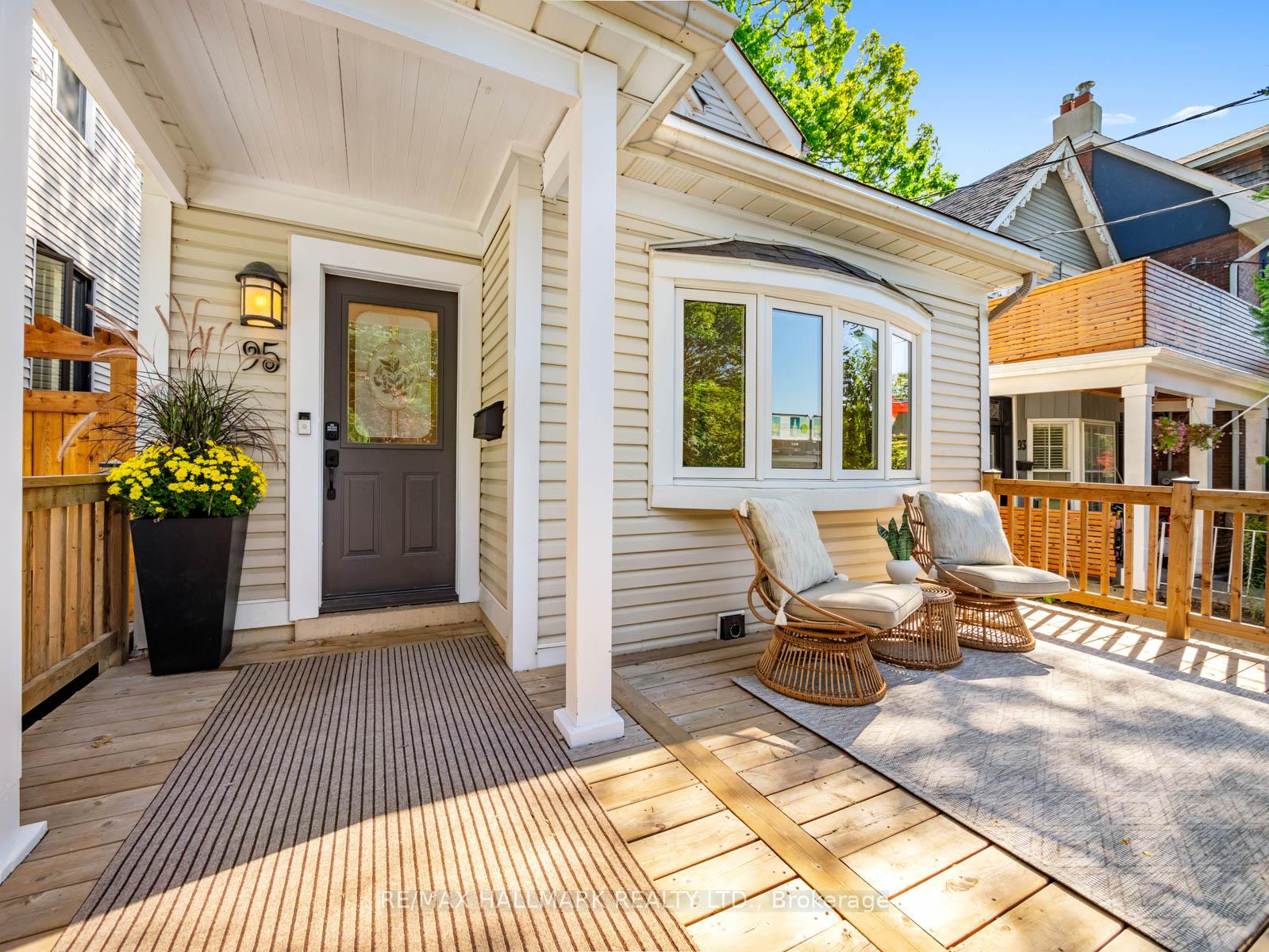 Photo 3 of 95 Silver Birch Avenue, Toronto, The Beaches — HOMEH