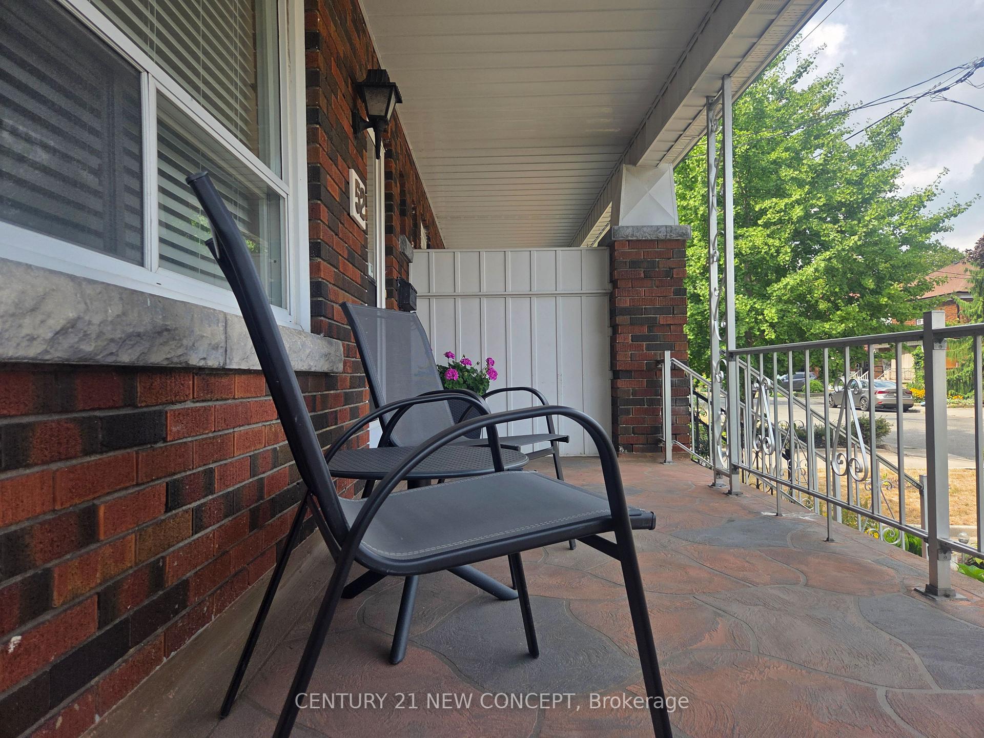 Photo 5 of 52 Frankdale Avenue, Toronto, Danforth Village-East York — HOMEH